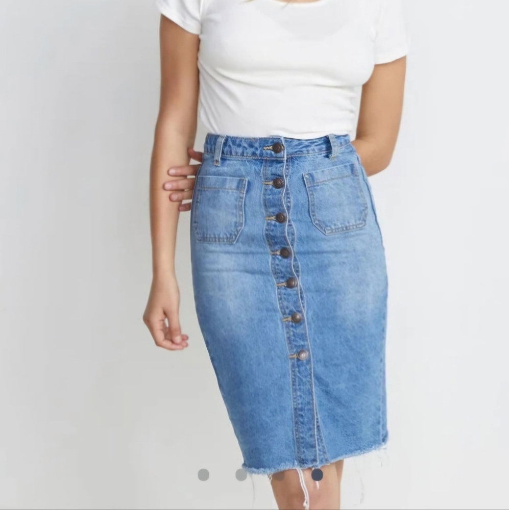 Northern Cali Style: Marine Layer Button-Front Denim Midi Skirt, Size 8